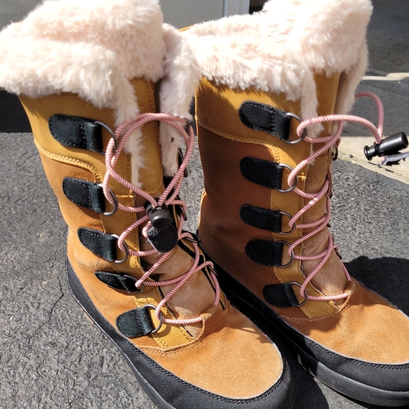 Tall snow boots - Picture 3 of 4